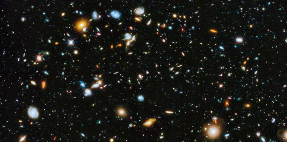Une photo de l'Univers prise de l'espace (on y voit que des galaxies)